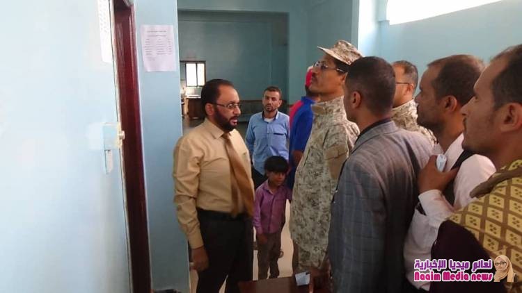 شاهد بالصور تزامناً مع الأعياد الوطنية العقيد البحر يتفقد سير العمل بمستشفى العسكري بتعز 
