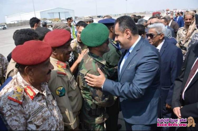 صورة تجمع شلال شايع مع رئيس الوزراء تثير الجدل