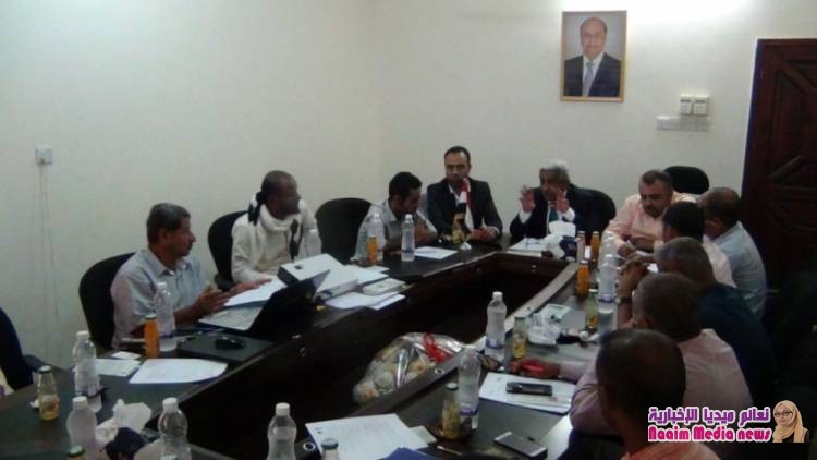 وزير المياه والبيئة يشدد على ضرورة الاستفادة من المنح الخارجية في مجال المياه والبيئة 