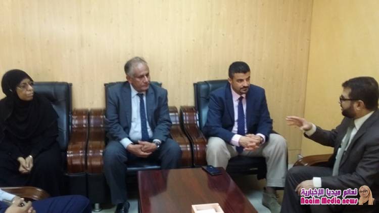 محافظ عدن في أول ظهور بعد تعيينه يشدّد على "الرقابة والمحاسبة