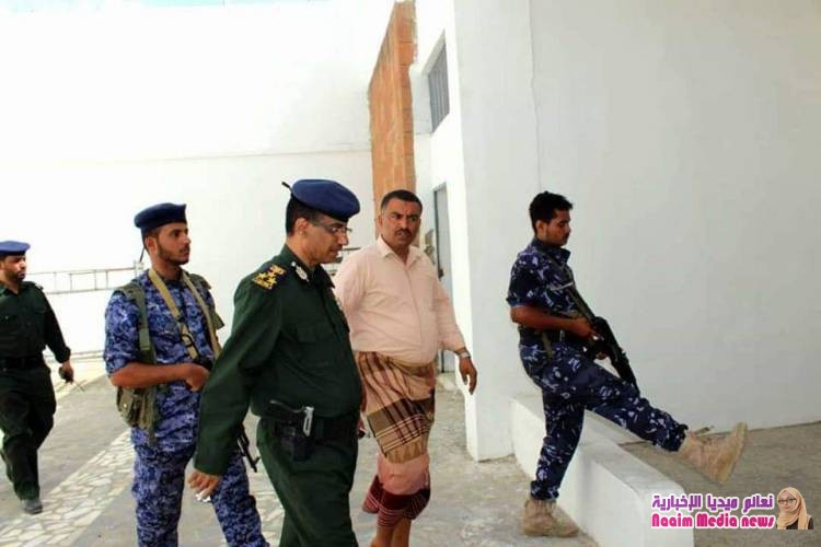 مدير عام شرطة تعز يطلع على عملية التأهيل في المركز التدريبي للشرطة