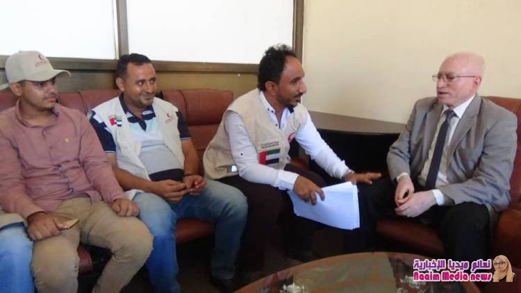 الهلال الاحمر الاماراتي يوقع اتفاقية مع السلطة المحلية بتعز حول توزيع 5000 سلة غذائية لمديرية المظفر والتربة