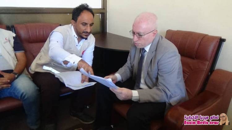 الهلال الاحمر الاماراتي يوقع اتفاقية مع السلطة المحلية بتعز حول توزيع 5000 سلة غذائية لمديرية المظفر والتربة