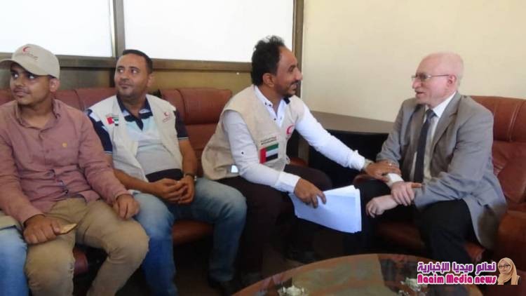 الهلال الاحمر الاماراتي يوقع اتفاقية مع السلطة المحلية بتعز حول توزيع 5000 سلة غذائية لمديرية المظفر والتربة