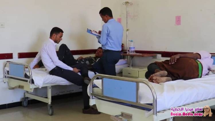 نائب وزير الصحة العامة والسكان يزور قسم الضنك في مستشفى الثورة بتعز الممول من دولة الإمارات الشقيقة