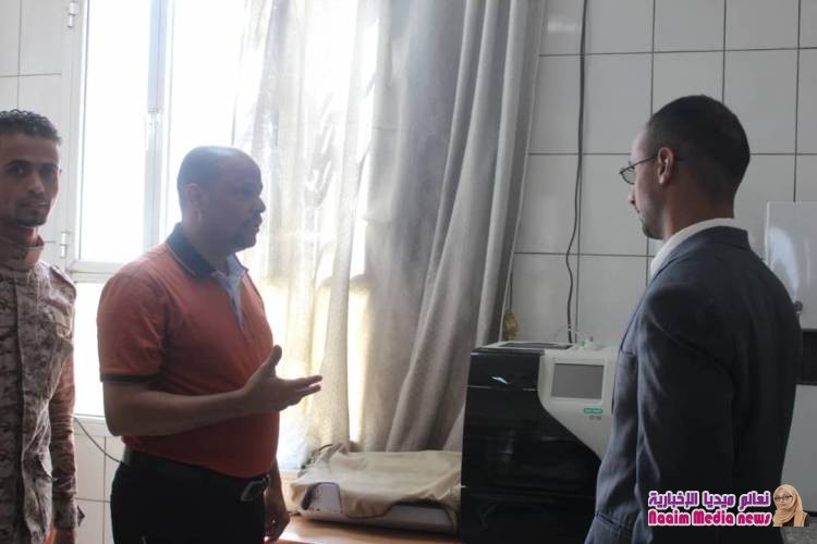 نائب وزير الصحه في حكومة الشباب يلتقي المركز الوطني لمختبرات الصحة العامة المركزية - تعز .