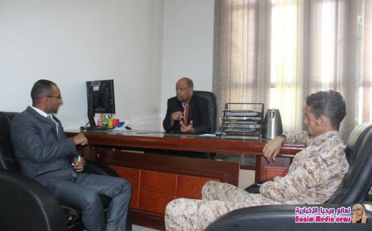 نائب وزير الصحه في حكومة الشباب يلتقي المركز الوطني لمختبرات الصحة العامة المركزية - تعز .