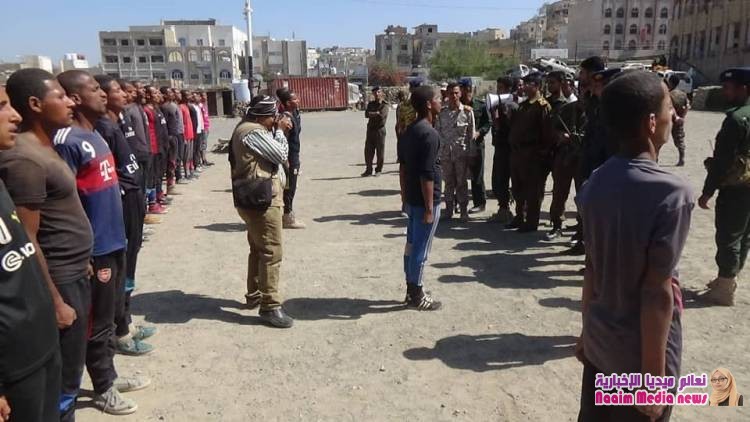 مدير عام شرطة تعز يطلع على عملية التدريب في المركز التدريبي وادارة البحث الجنائي 