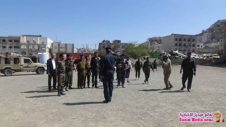 مدير عام شرطة تعز يطلع على عملية التدريب في المركز التدريبي وادارة البحث الجنائي 