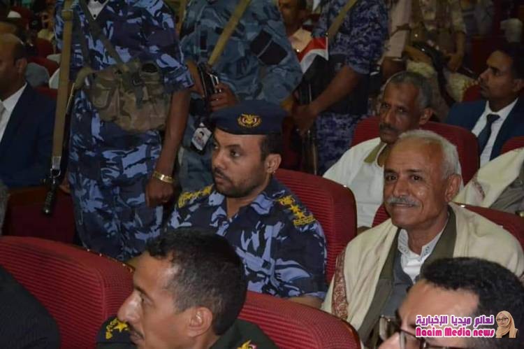 مدير عام شرطة تعز يشارك في الاحتفائيه بالذكرى الـ 51 لعيد الاستقلال المجيد