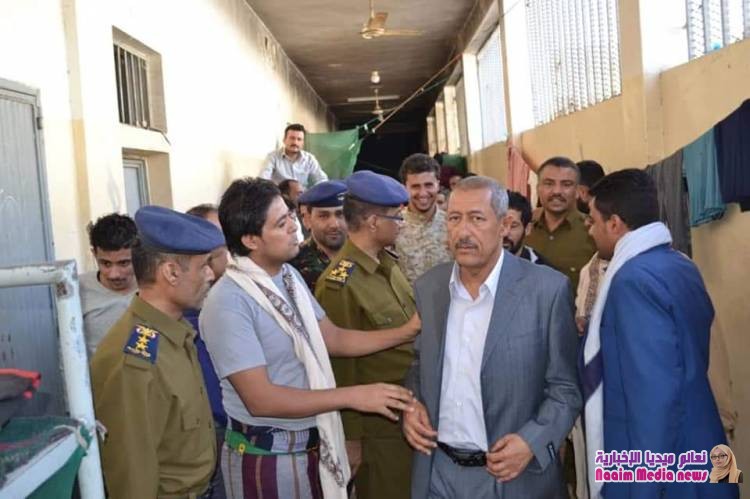 «واصفا لها بالخطوة المهمة والايجابية» مدير عام شرطة محافظة تعز في زيارة له مع وفد المفوضية السامية الى مبنى السجن المركزي
