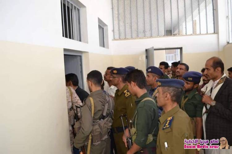 «واصفا لها بالخطوة المهمة والايجابية» مدير عام شرطة محافظة تعز في زيارة له مع وفد المفوضية السامية الى مبنى السجن المركزي