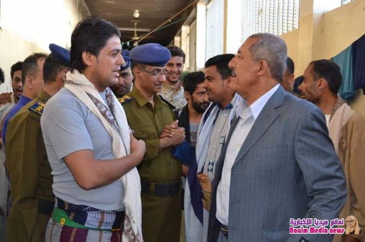 «واصفا لها بالخطوة المهمة والايجابية» مدير عام شرطة محافظة تعز في زيارة له مع وفد المفوضية السامية الى مبنى السجن المركزي