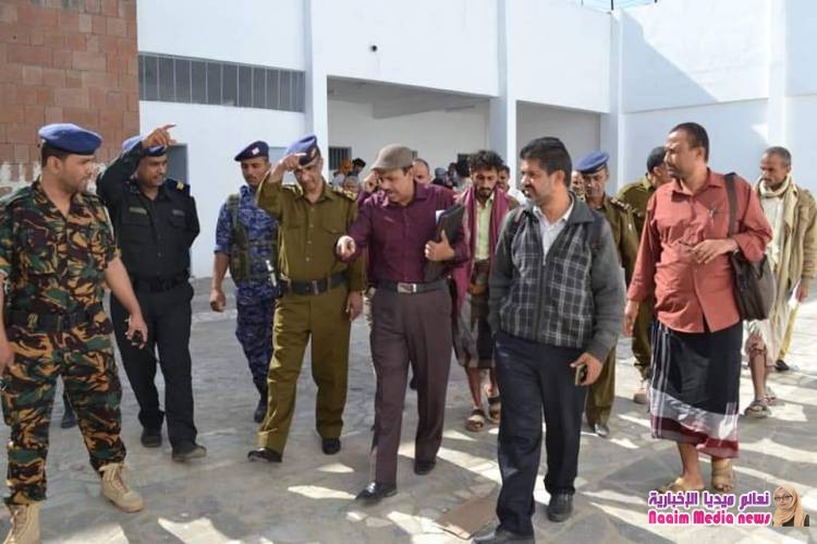 «واصفا لها بالخطوة المهمة والايجابية» مدير عام شرطة محافظة تعز في زيارة له مع وفد المفوضية السامية الى مبنى السجن المركزي