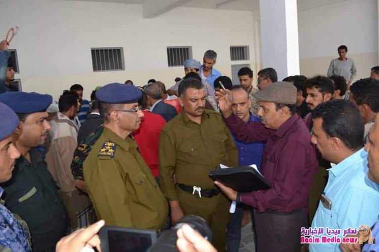 «واصفا لها بالخطوة المهمة والايجابية» مدير عام شرطة محافظة تعز في زيارة له مع وفد المفوضية السامية الى مبنى السجن المركزي