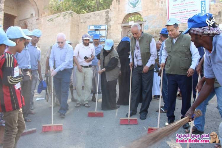 شاهد بالصور تدشين حملة نظافة في الاشرفية والمظفر 