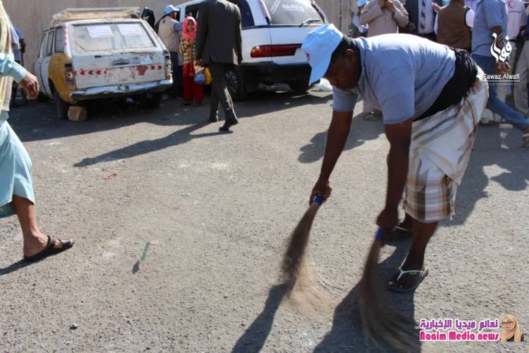 شاهد بالصور تدشين حملة نظافة في الاشرفية والمظفر 