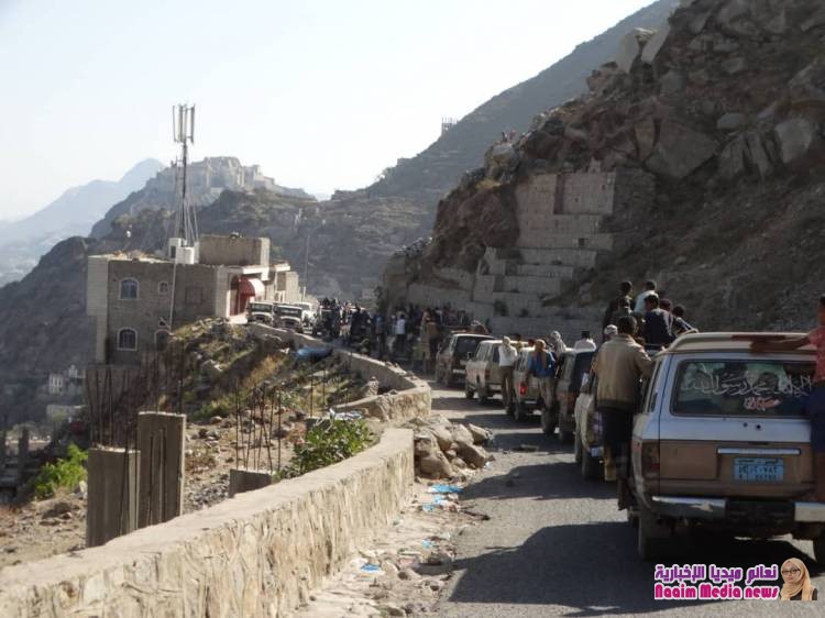 صوروبيان لمسيرة حاشدة في تشييع الشهيد عبدالهادي تطالب بمحاكمة عادلة للقتلة وفق القانون