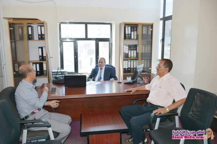 وكيل أول محافظة تعز يتفقد سير اداء العمل بفرع الهيئة العامة للتأمينات والمعاشات في المحافظة