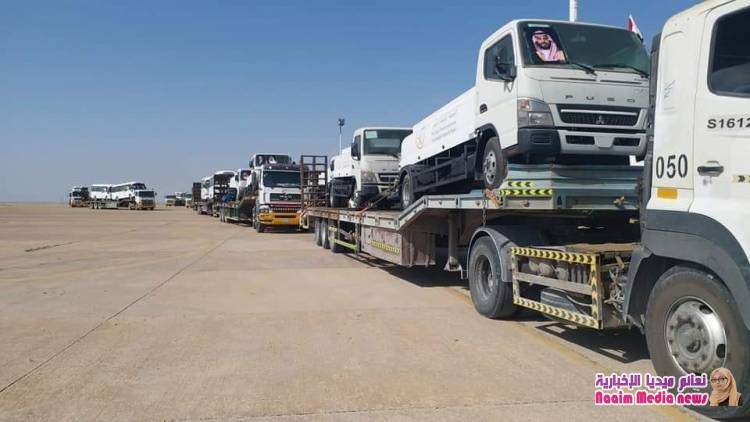 وصول دفعة جديدة من الباصات ووايتات المياه إلى مدينة الغيضة 