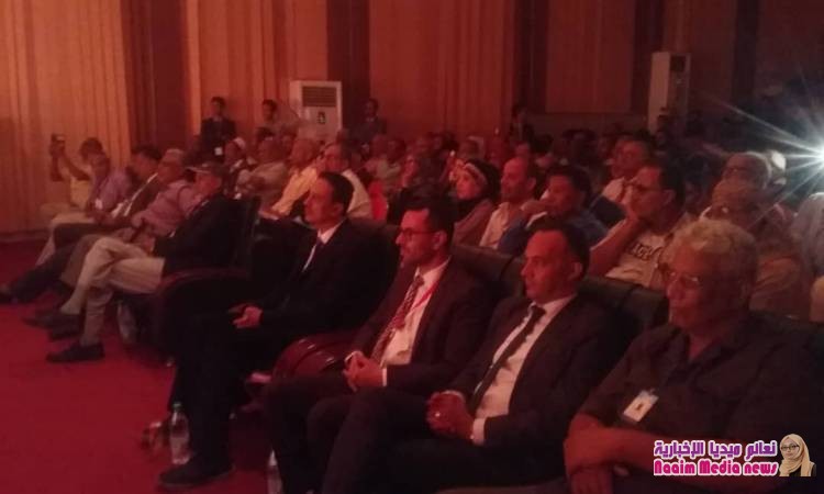 عدن... خاص محمد غالب..  زهرة الحالمة مَيس تنبثق من بين الركام معلنة الحب والسلام... 