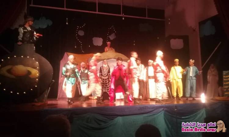 عدن... خاص محمد غالب..  زهرة الحالمة مَيس تنبثق من بين الركام معلنة الحب والسلام... 