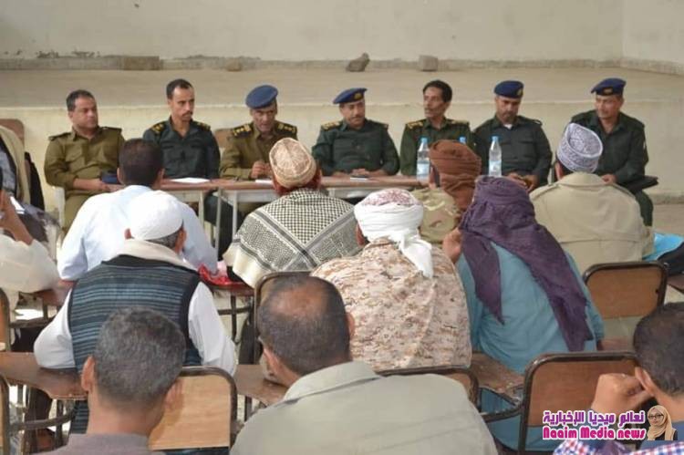 لقاء موسع لقيادات أمنية بشرطة تعز  بعقال الحارات....لمديرية القاهرة