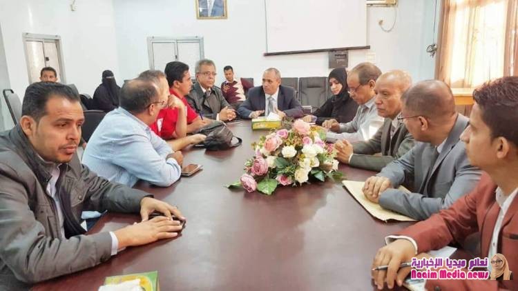 وكيل محافظة تعز يلتقي ببعثة الهلال الأحمر التركي