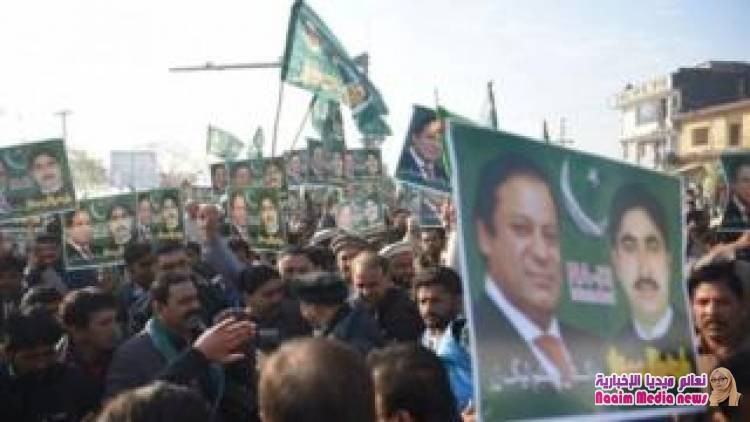 نواز شريف: رئيس وزراء باكستان السابق يعود إلى السجن في قضية فساد جديدة