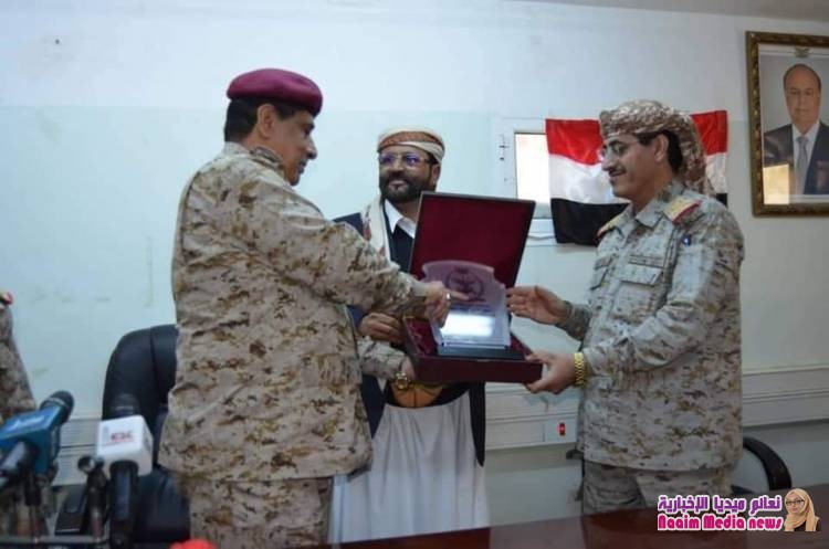 إجراء دور الإستلام والتسليم بمأرب بين رئيس هيئة الأركان السابق والجديد