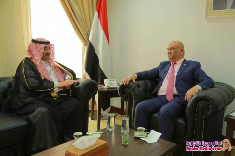 وزير الخارجية يشيد بالدعم السعودي لليمن في مختلف المجالات