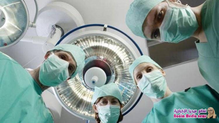 طفلة بريطانية تتقيأ جلطات دموية بسبب الإهمال الطبي