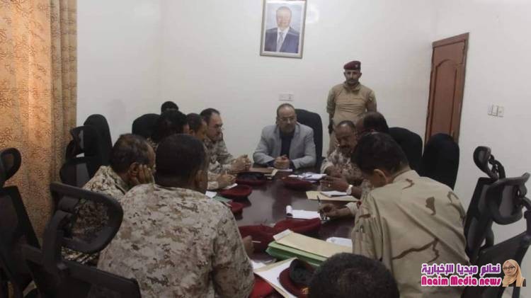 نائب رئيس الوزراء يعقد اجتماعاً موسعاً بعدد من قيادات وزارة الدفاع