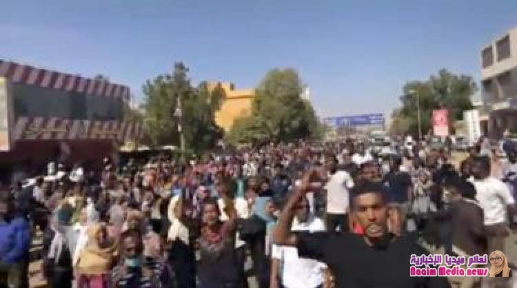 مظاهرات السودان: قوات الأمن تفرق محتجين في الخرطوم وأم درمان
