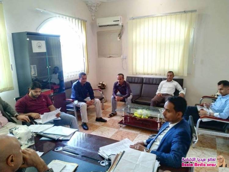 وكيل قطاع الرياضة بوزارة الشباب والرياضة يشيد بإنجازات مكتب محافظة تعز