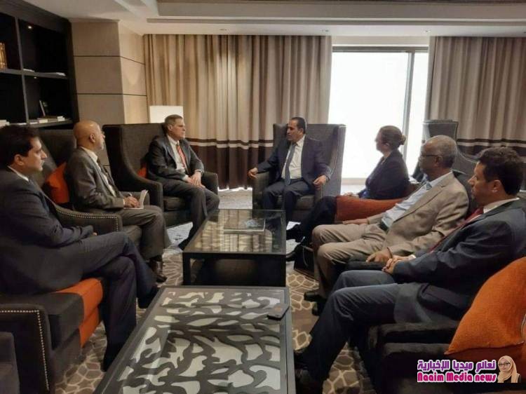 قيادة الكتلة البرلمانية للإصلاح تلتقي السفير الأمريكي لدى اليمن