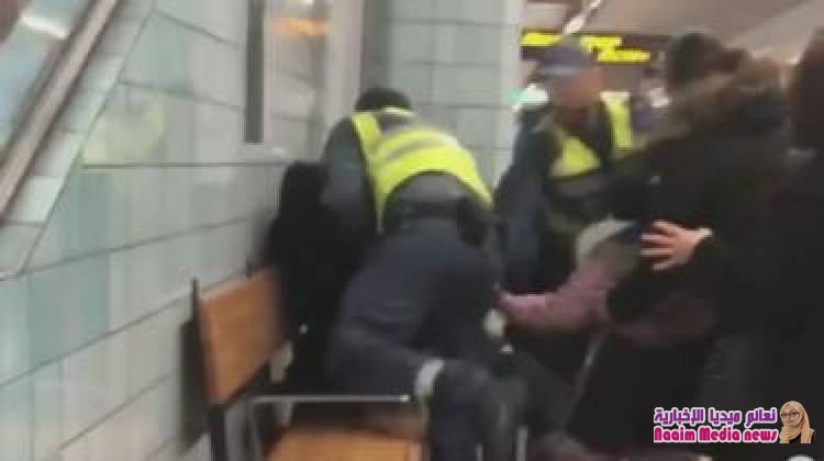 غضب في السويد بعد جر سيدة حامل من قطار بالقوة
