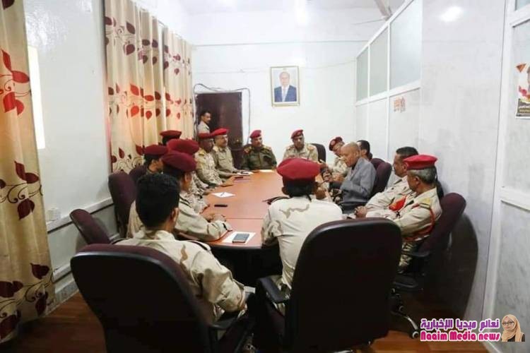 قائد محور تعز يوجه برفع الجاهزية القتالية استعداداً لمعركة التحرير الشامل للمحافظة
