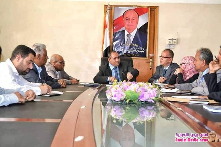 السلطة المحلية في تعز تشكل لجنة لضبط المتهربين من الدوام 