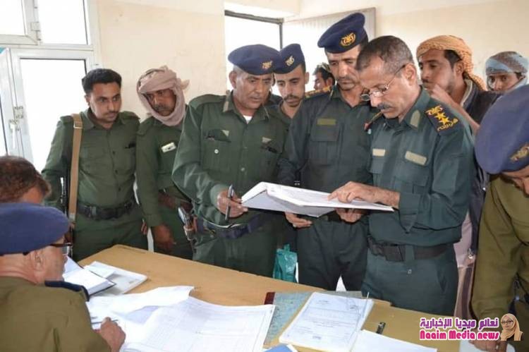 لجنة من قيادة شرطة محافظة تعز تقوم بعدد من الزيارات لإدارات شرطة المديريات وأقسام الشرطة  ..