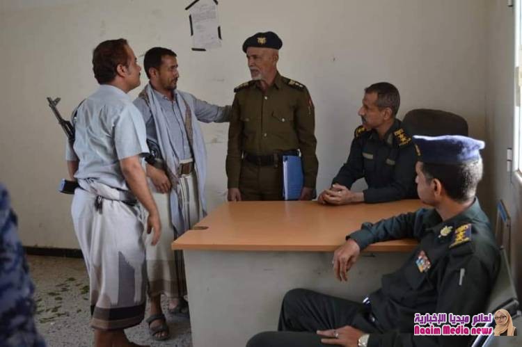 لجنة من قيادة شرطة محافظة تعز تقوم بعدد من الزيارات لإدارات شرطة المديريات وأقسام الشرطة  ..