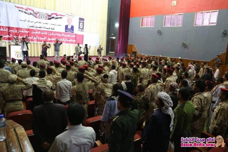 صور تمثل عمالقه الجيش الوطني بتعز