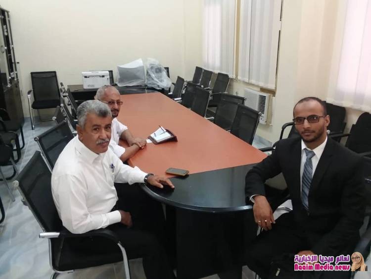 نائب وزير الصحه والسكان في حكومة الشباب يتفقد سير عمل مكتب صحة عدن .