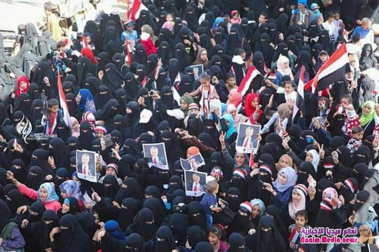 تعز تحتفي بالذكري الثامنة لثورة لحادي عشر من فبراير بكرنفال شعبي حاشد