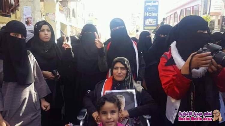 تعز تحتفي بالذكري الثامنة لثورة لحادي عشر من فبراير بكرنفال شعبي حاشد