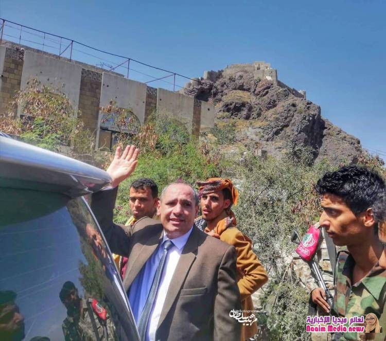 جنازة مهيبة لجثمان الفقيد عبدالملك سعيد ، يتقدمها وكيل أول محافظة تعز 