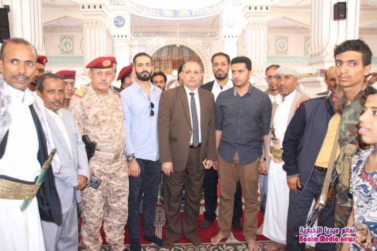 جنازة مهيبة لجثمان الفقيد عبدالملك سعيد ، يتقدمها وكيل أول محافظة تعز 