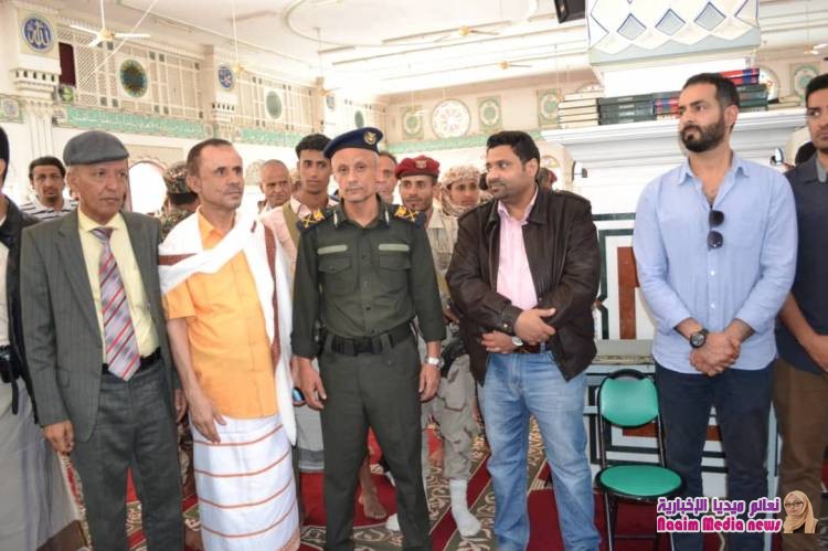 جنازة مهيبة لجثمان الفقيد عبدالملك سعيد ، يتقدمها وكيل أول محافظة تعز 