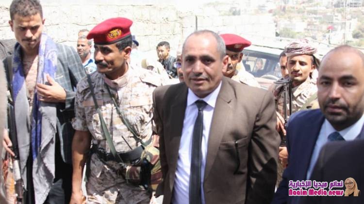 جنازة مهيبة لجثمان الفقيد عبدالملك سعيد ، يتقدمها وكيل أول محافظة تعز 