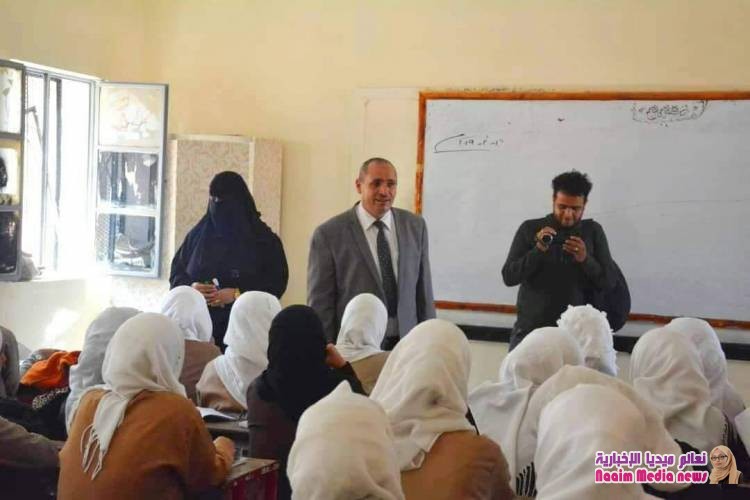 الوكيل المخلافي يثمن دور الجمعية الخيرية لهائل سعيد في ترميم عدد من مدارس تعز